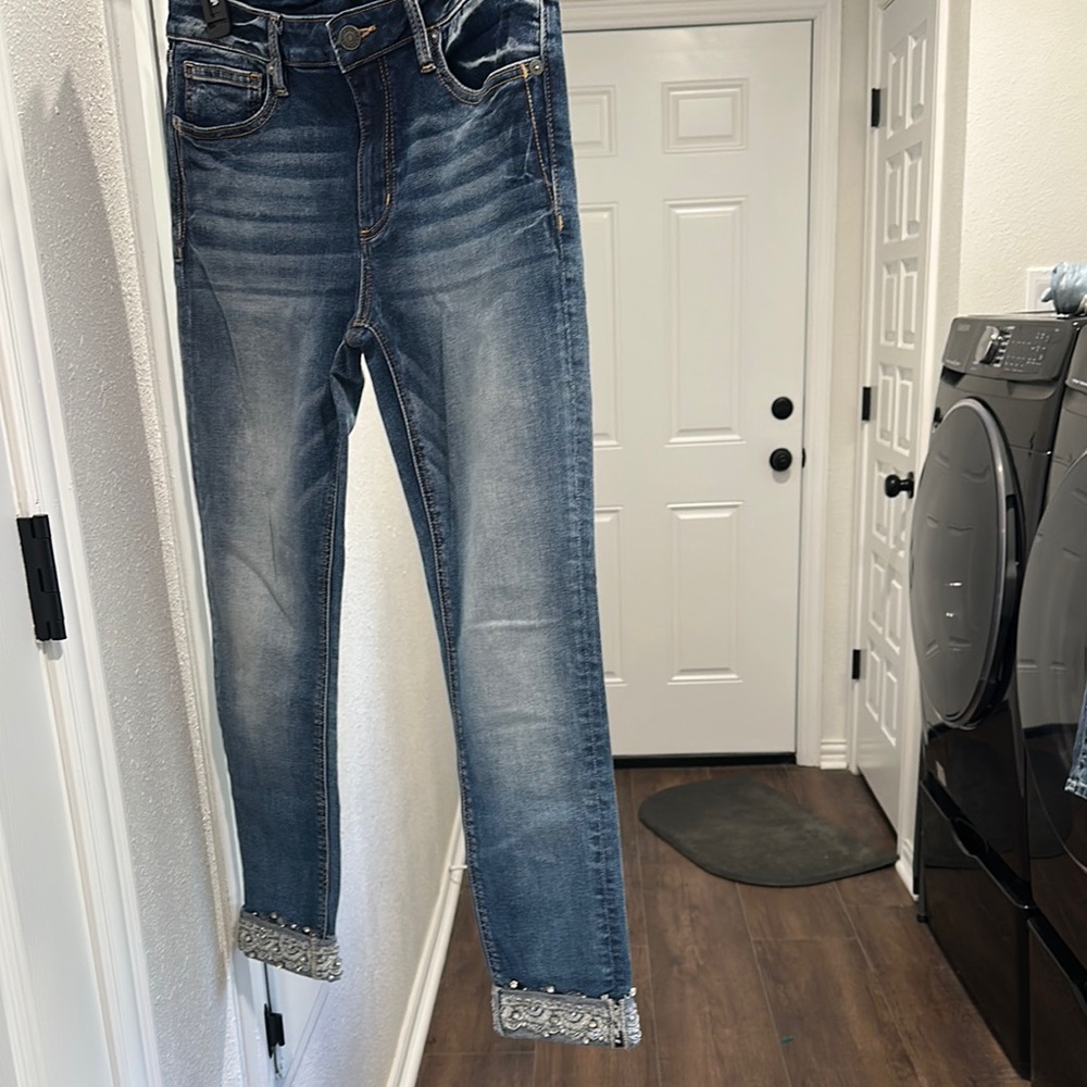 Miss Me Women's cropped Blue Jeans with Jeweled cuff. EUC